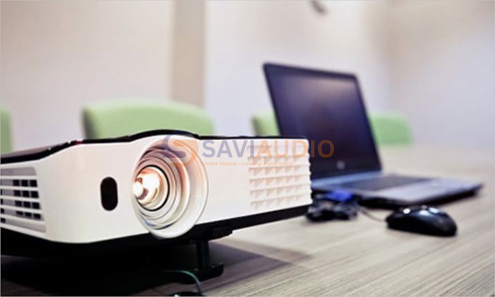 Xuất âm thanh khi máy chiếu nhận tín hiệu từ laptop, PC hoặc TV Box